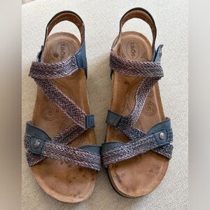 Taos Trulie Strappy Leather Comfort Sandals Blue 8-8.5 EU 39